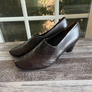 Paul Green Munchen Women's Pumps Sz 7.5 Brown Folded Leather Elegant Heels